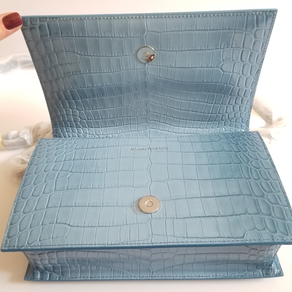 Alexander McQueen MEDIUM Croc-Embossed Leather Satchel Siel - Picture 8 of 14